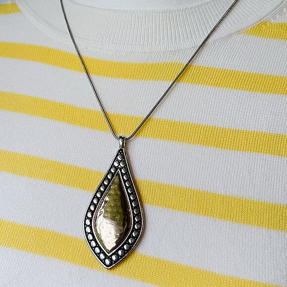 Scroll & Vine 34" Adjustable Silver Chain Necklace with Reversible Pendant - Picture 3 of 9